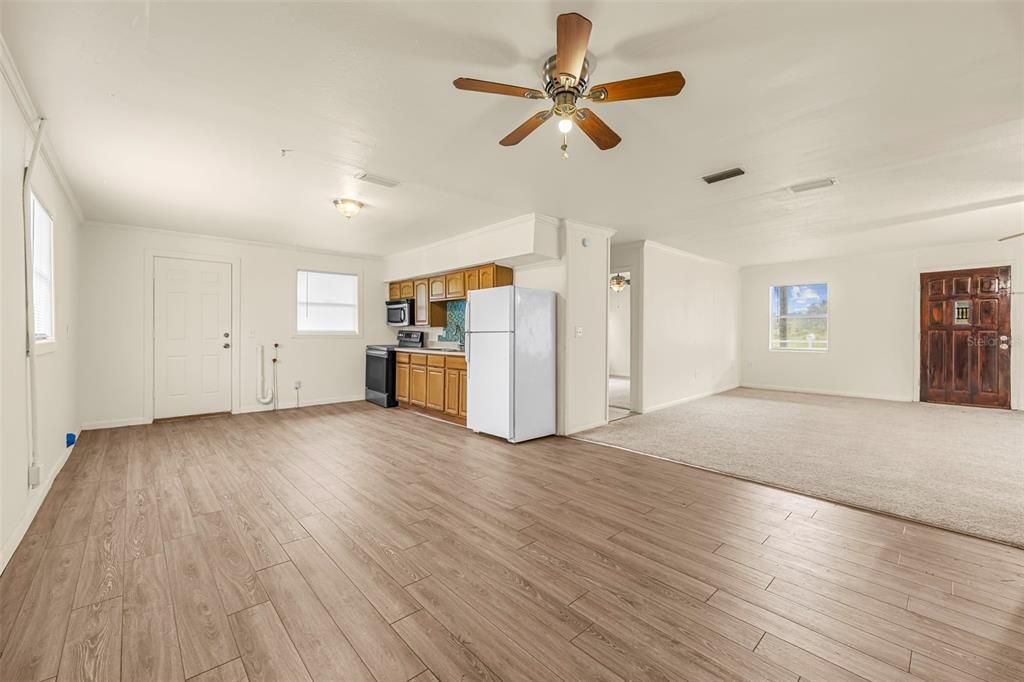 Kitchen/Dining Room Area