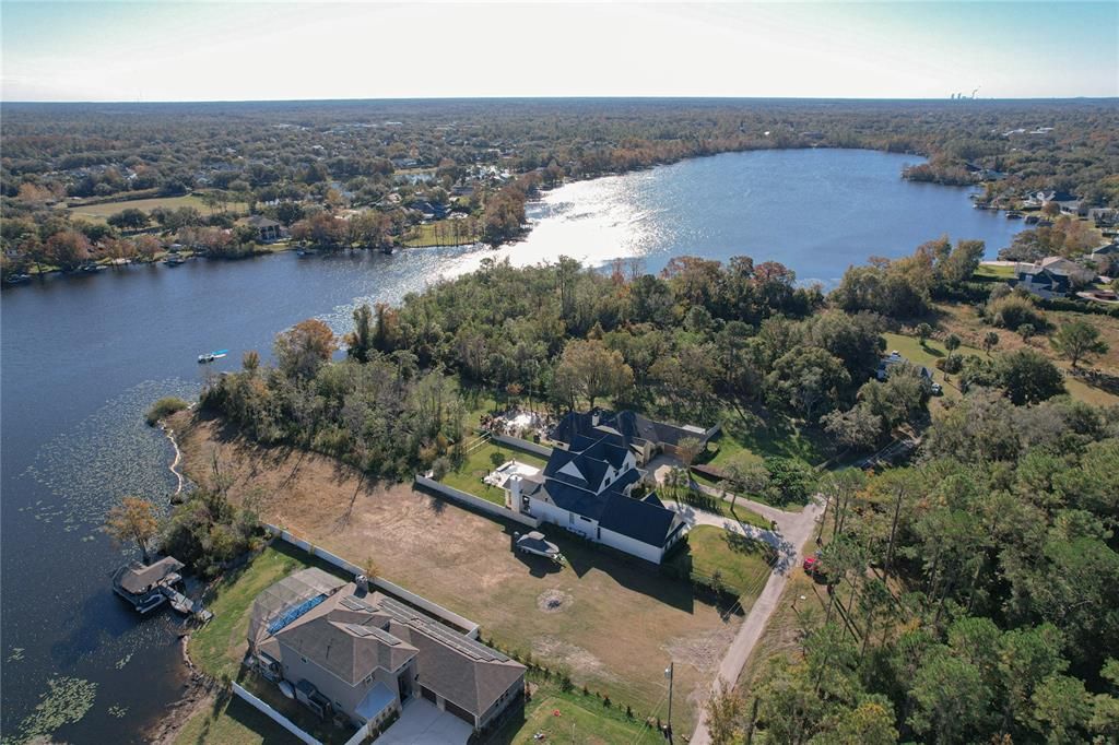 На продажу: $625,000 (1.31 acres)