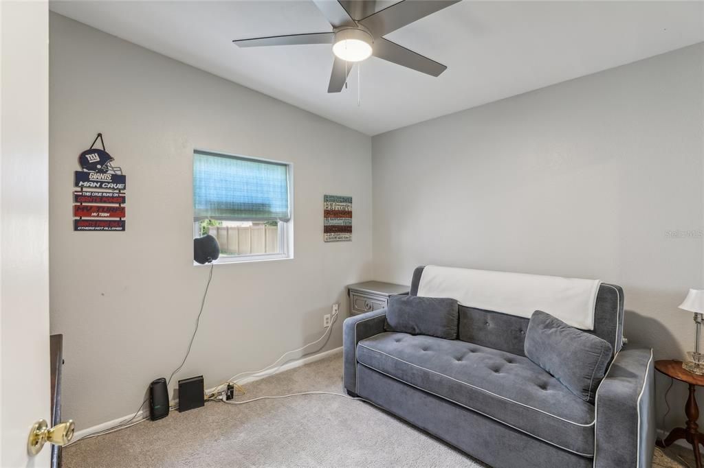 For Sale: $319,900 (3 beds, 2 baths, 1178 Square Feet)