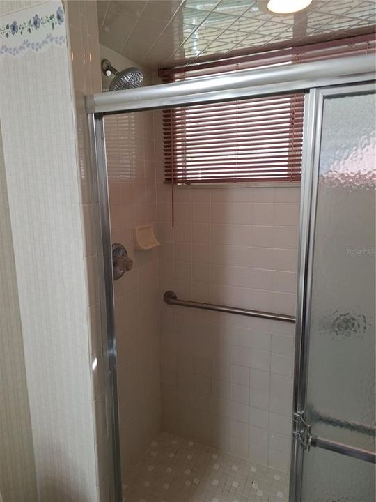 WALK IN SHOWER IN MASTER BATHROOM