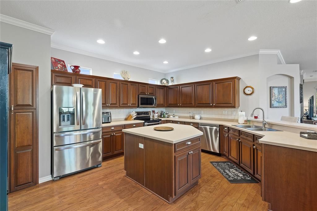 KITCHEN WITH ISLAND