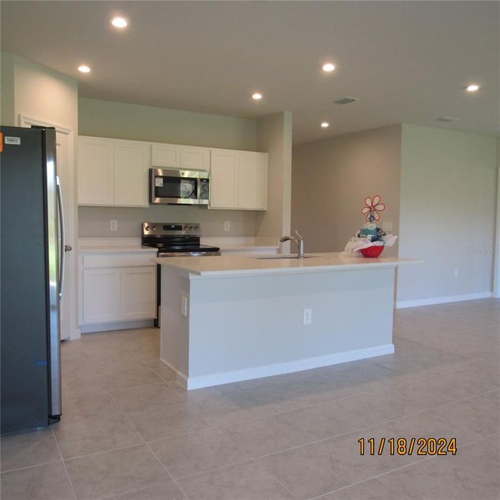 For Rent: $2,800 (4 beds, 2 baths, 1800 Square Feet)