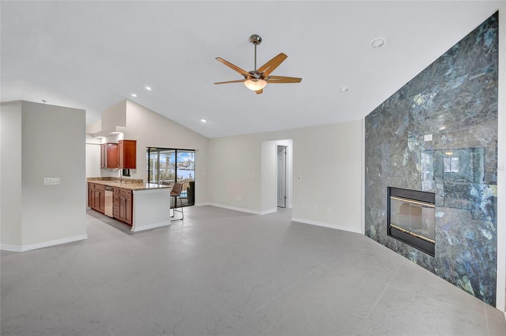 Family room & kitchen combo