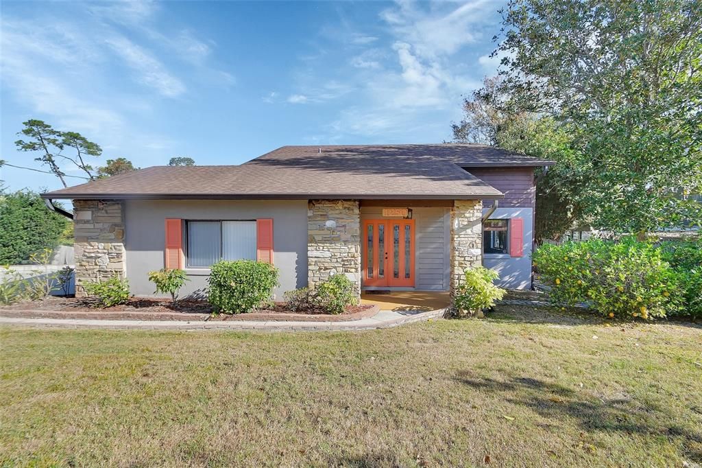 For Sale: $359,900 (4 beds, 2 baths, 1944 Square Feet)