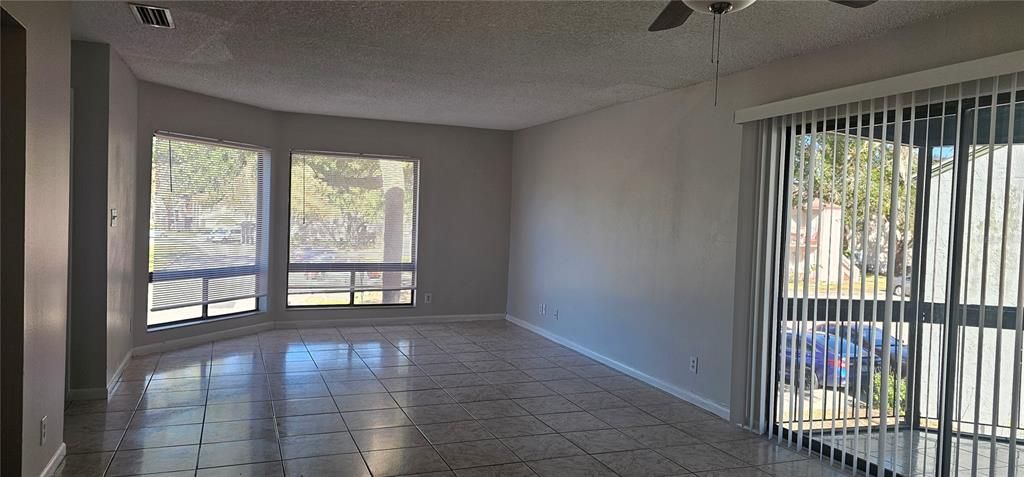 For Sale: $135,000 (3 beds, 2 baths, 1198 Square Feet)