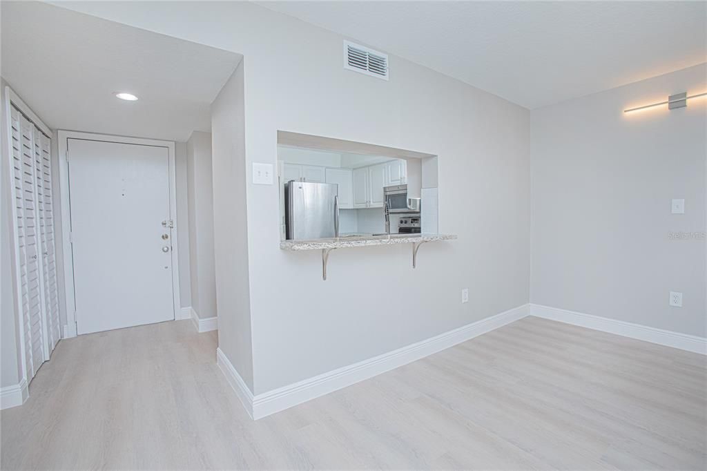 For Sale: $255,000 (2 beds, 2 baths, 1341 Square Feet)