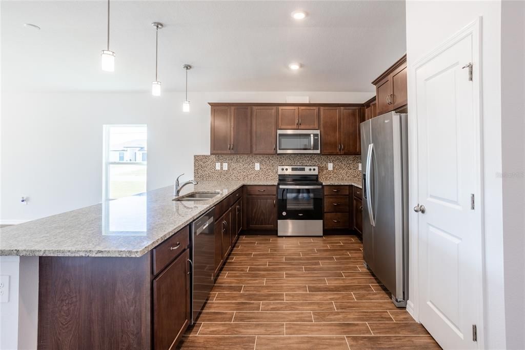 For Sale: $389,000 (4 beds, 2 baths, 1691 Square Feet)