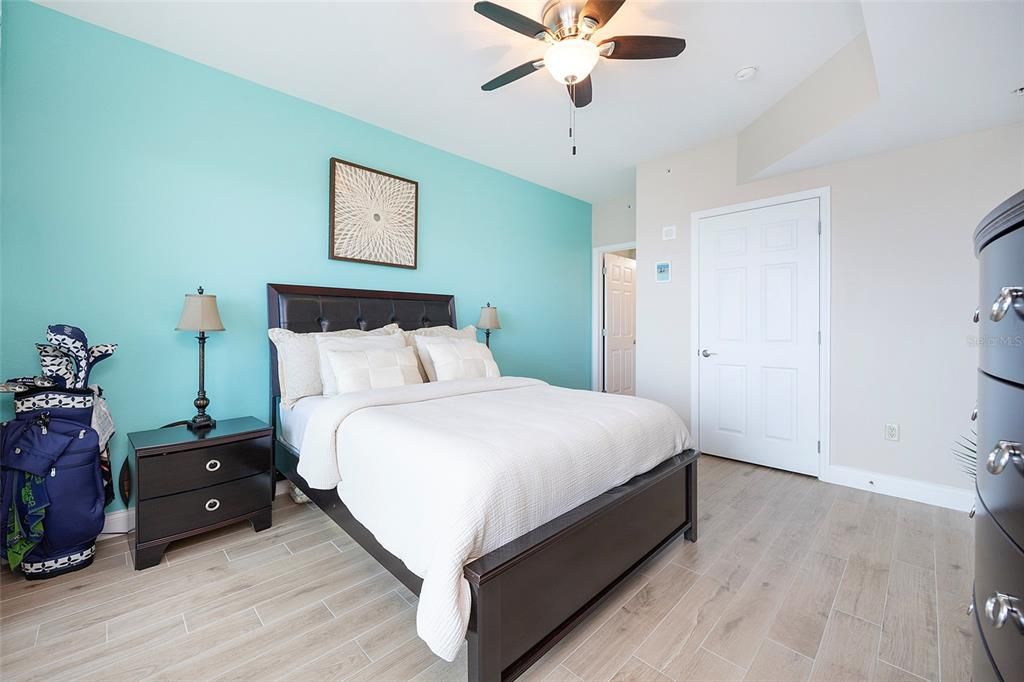 For Sale: $344,900 (2 beds, 2 baths, 1436 Square Feet)