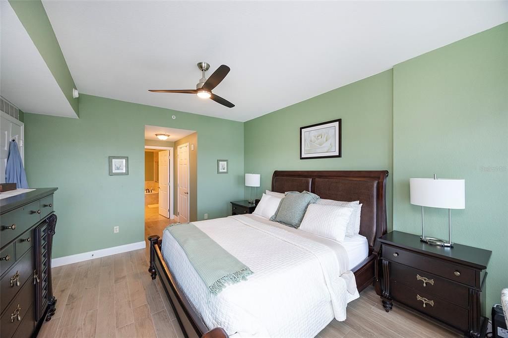 For Sale: $344,900 (2 beds, 2 baths, 1436 Square Feet)