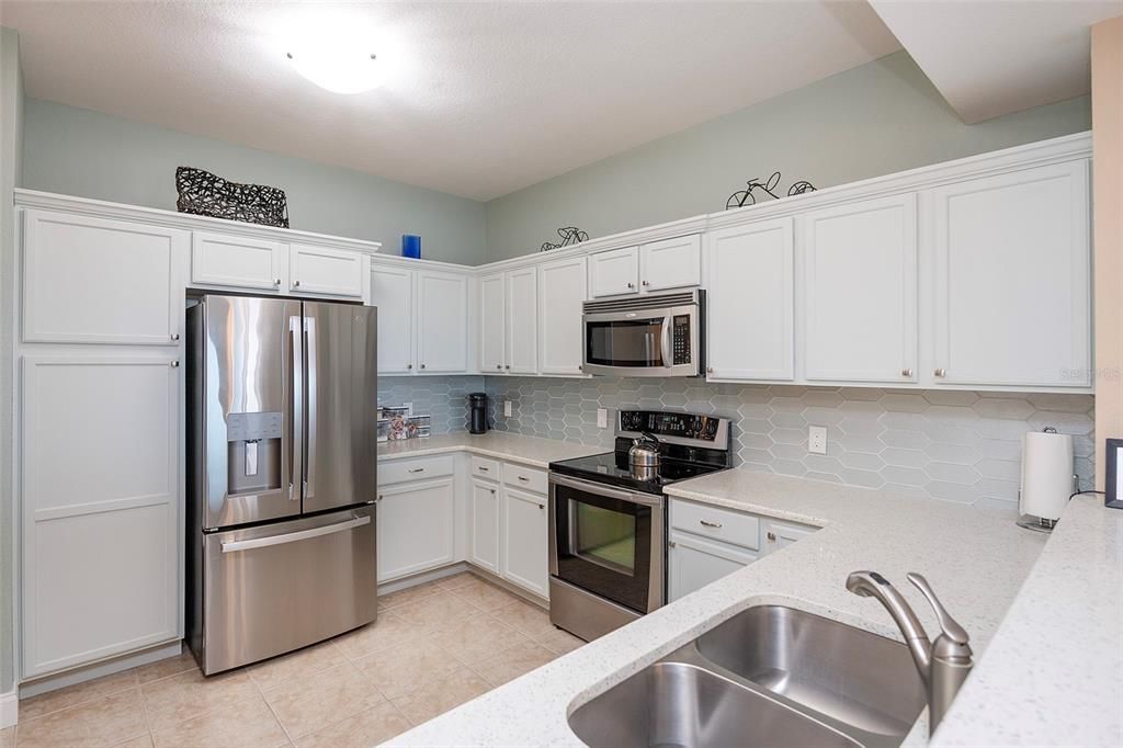 For Sale: $344,900 (2 beds, 2 baths, 1436 Square Feet)