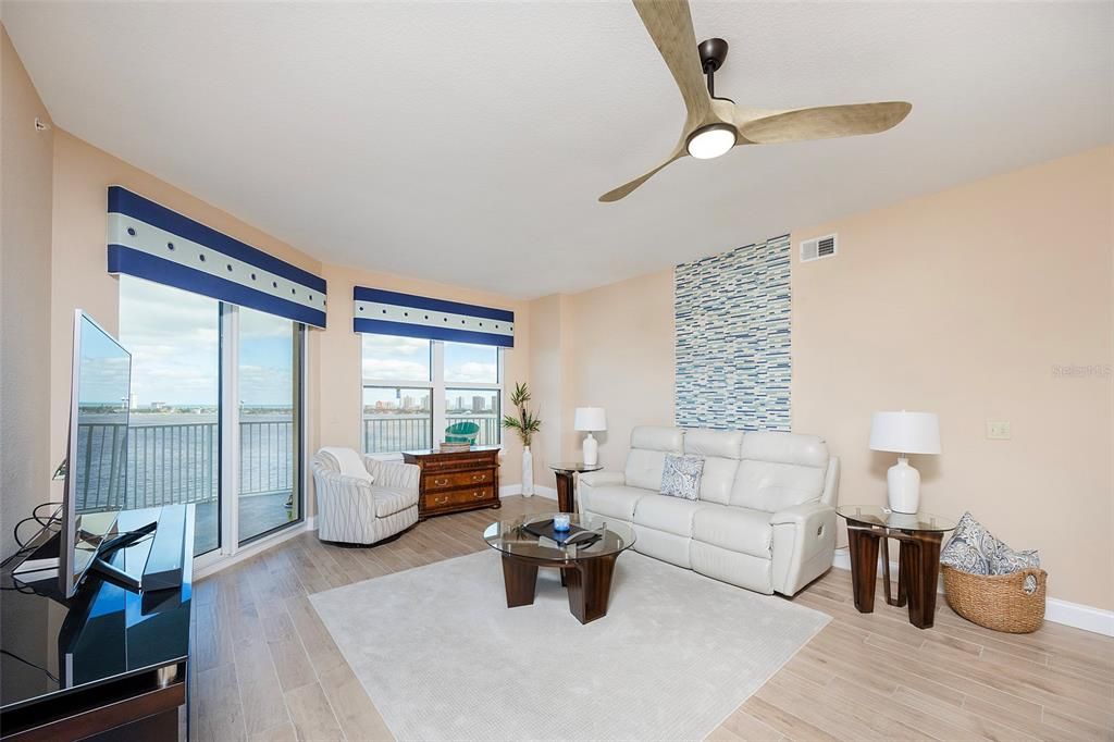 For Sale: $344,900 (2 beds, 2 baths, 1436 Square Feet)