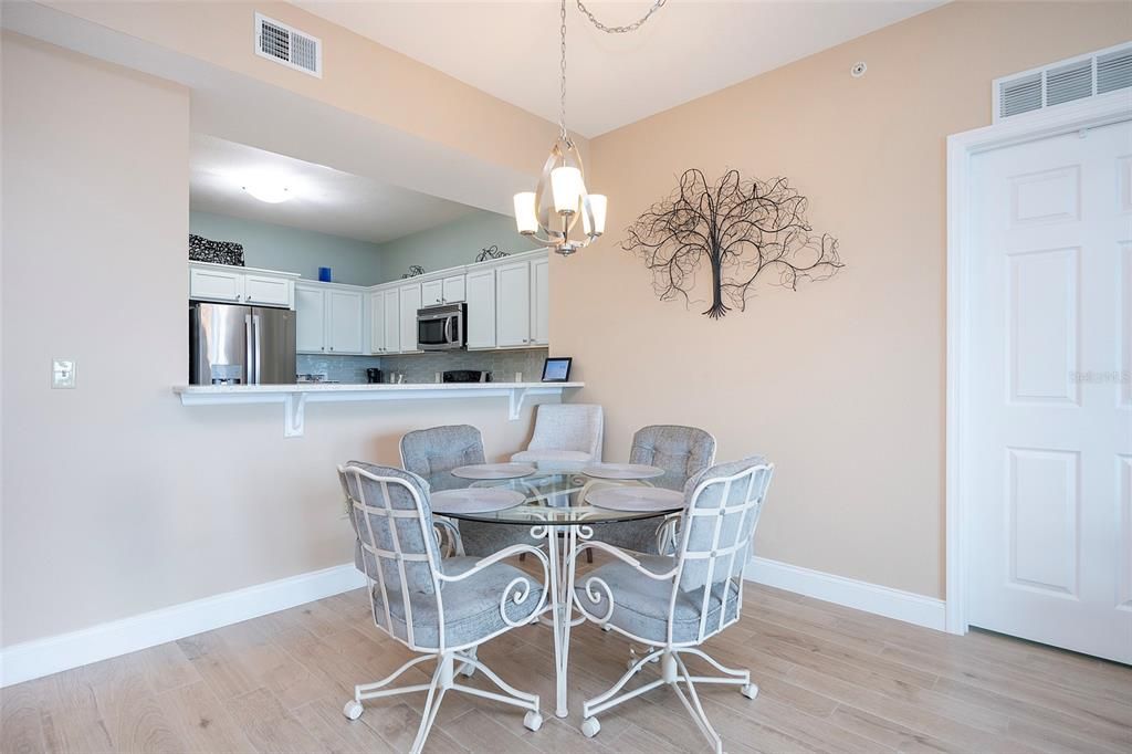 For Sale: $344,900 (2 beds, 2 baths, 1436 Square Feet)