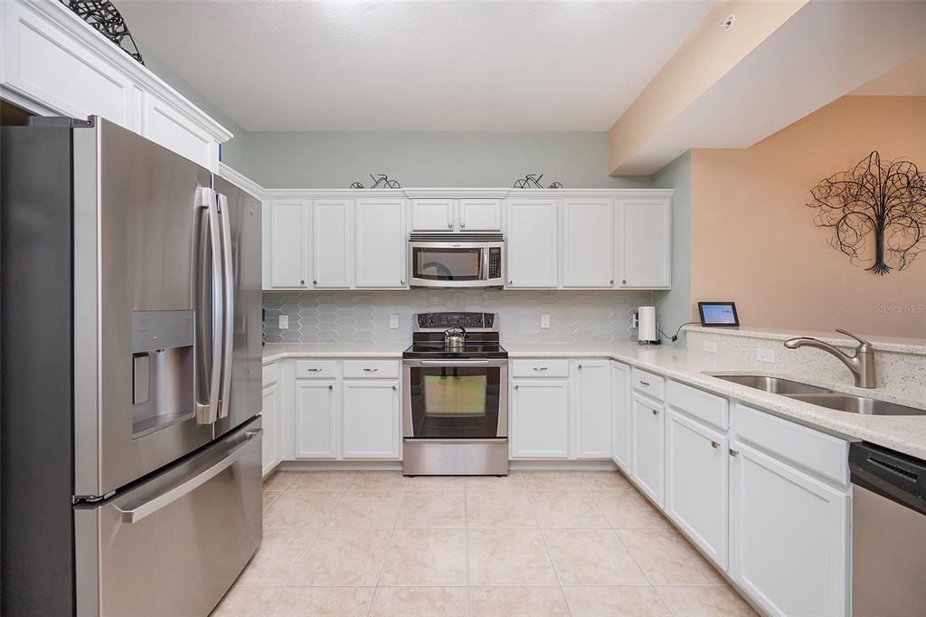 For Sale: $344,900 (2 beds, 2 baths, 1436 Square Feet)