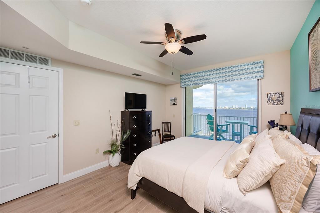 For Sale: $344,900 (2 beds, 2 baths, 1436 Square Feet)