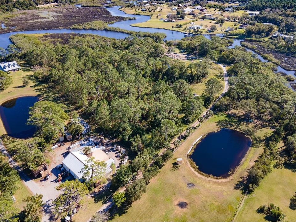 En Venta: $1,200,000 (13.45 acres)