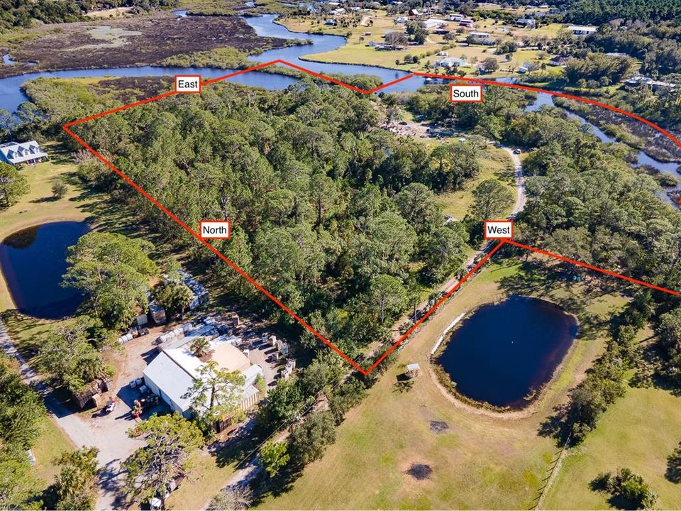 En Venta: $1,200,000 (13.45 acres)