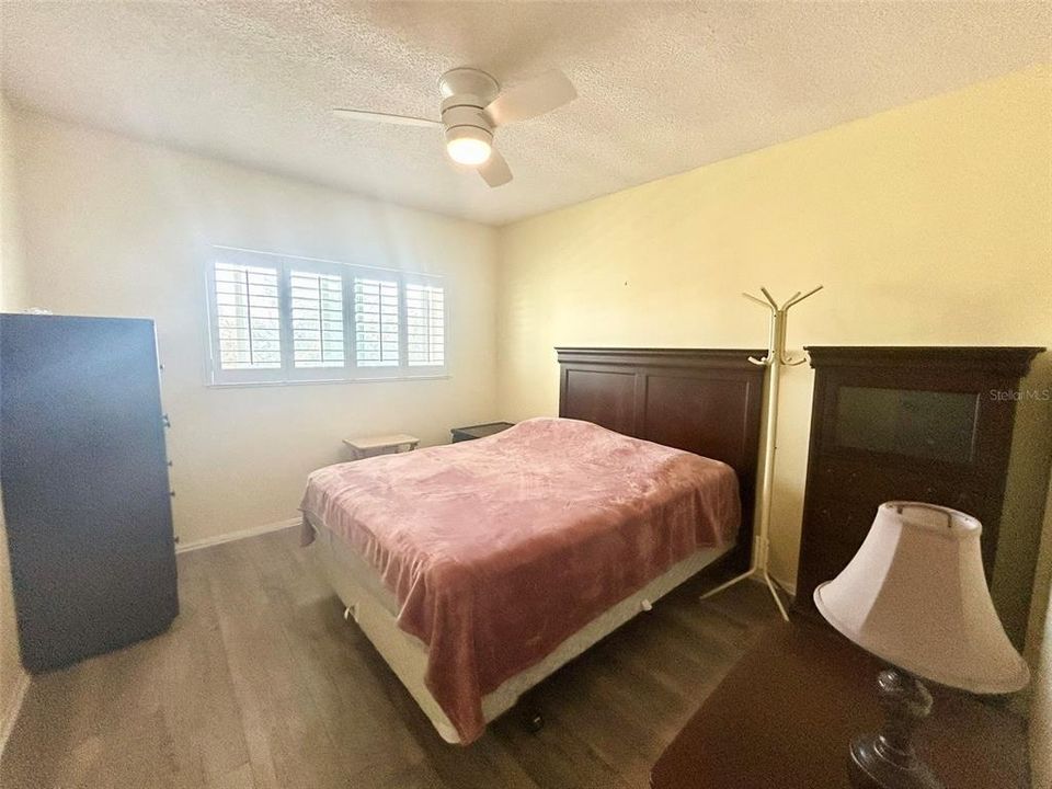 For Sale: $163,112 (2 beds, 2 baths, 1100 Square Feet)