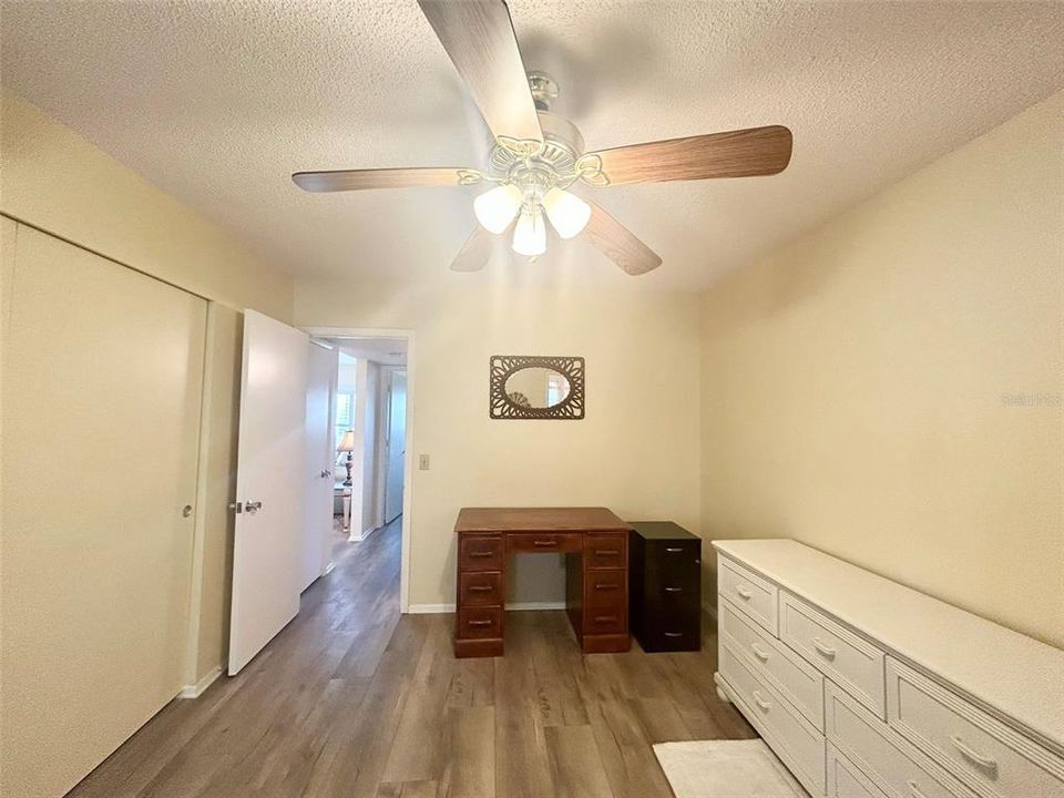 For Sale: $163,112 (2 beds, 2 baths, 1100 Square Feet)