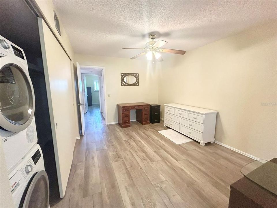 For Sale: $163,112 (2 beds, 2 baths, 1100 Square Feet)