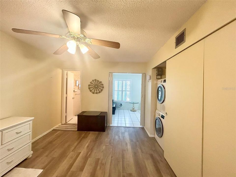 For Sale: $163,112 (2 beds, 2 baths, 1100 Square Feet)