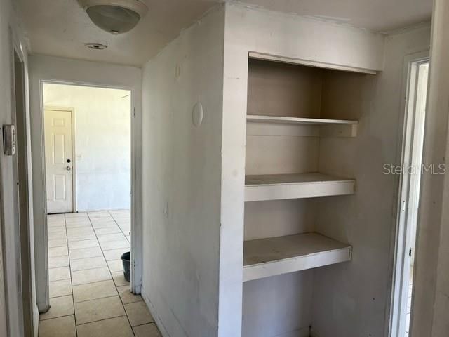 For Rent: $1,200 (3 beds, 1 baths, 836 Square Feet)