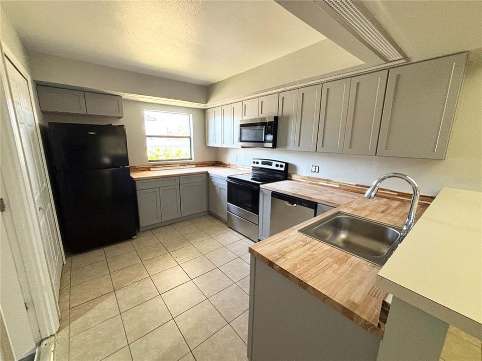 For Rent: $1,850 (3 beds, 2 baths, 1236 Square Feet)