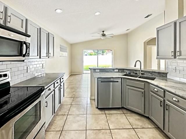 For Sale: $385,000 (3 beds, 2 baths, 1413 Square Feet)