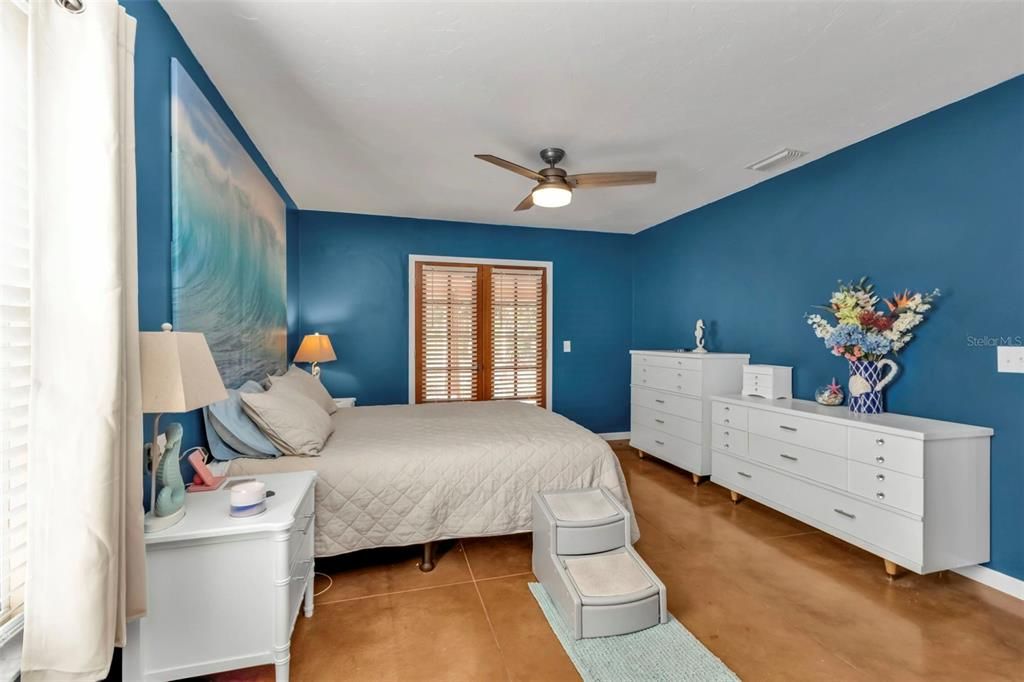 For Sale: $299,900 (2 beds, 2 baths, 1529 Square Feet)