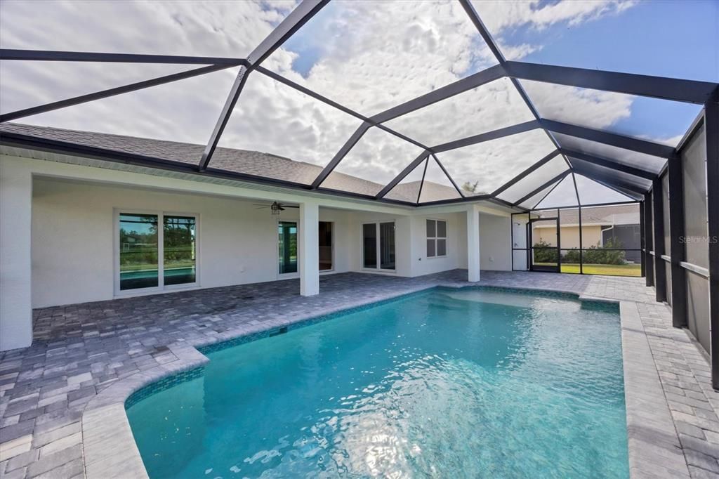 Gorgeous Caribbean Blue Pool With Sunshelf