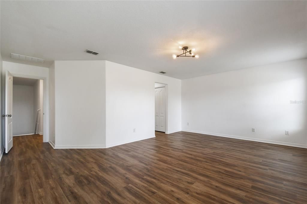 For Rent: $2,150 (3 beds, 2 baths, 1598 Square Feet)