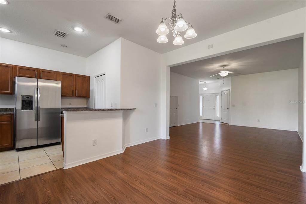 For Rent: $2,150 (3 beds, 2 baths, 1598 Square Feet)