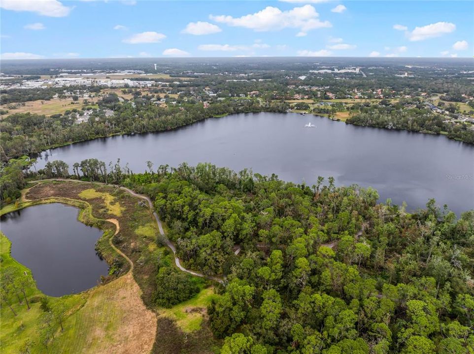 合同活跃: $429,000 (4 贝兹, 3 浴室, 2281 平方英尺)