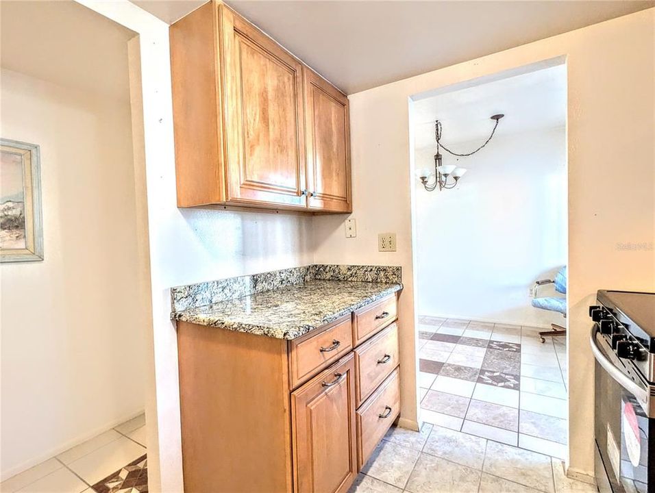 For Sale: $139,500 (2 beds, 1 baths, 733 Square Feet)