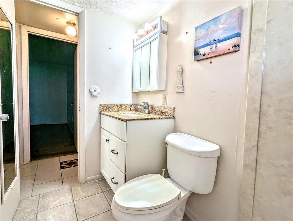 For Sale: $139,500 (2 beds, 1 baths, 733 Square Feet)