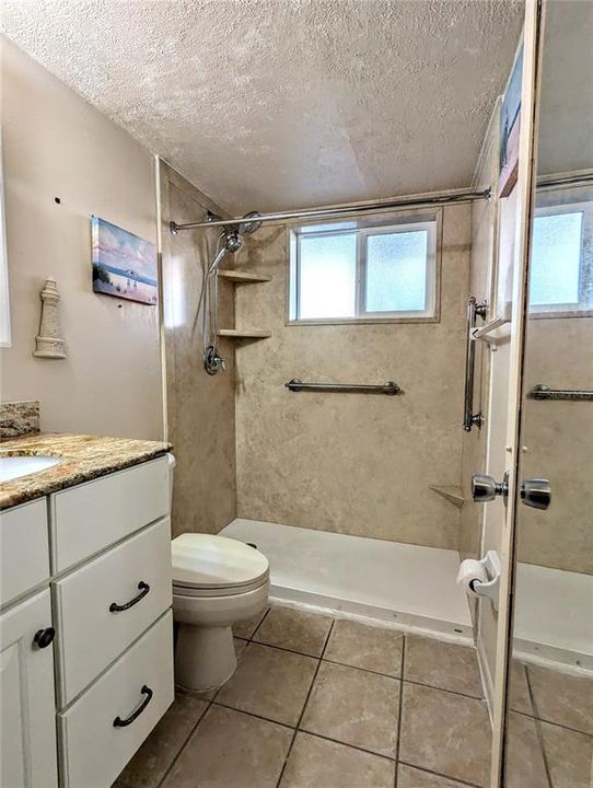 For Sale: $139,500 (2 beds, 1 baths, 733 Square Feet)