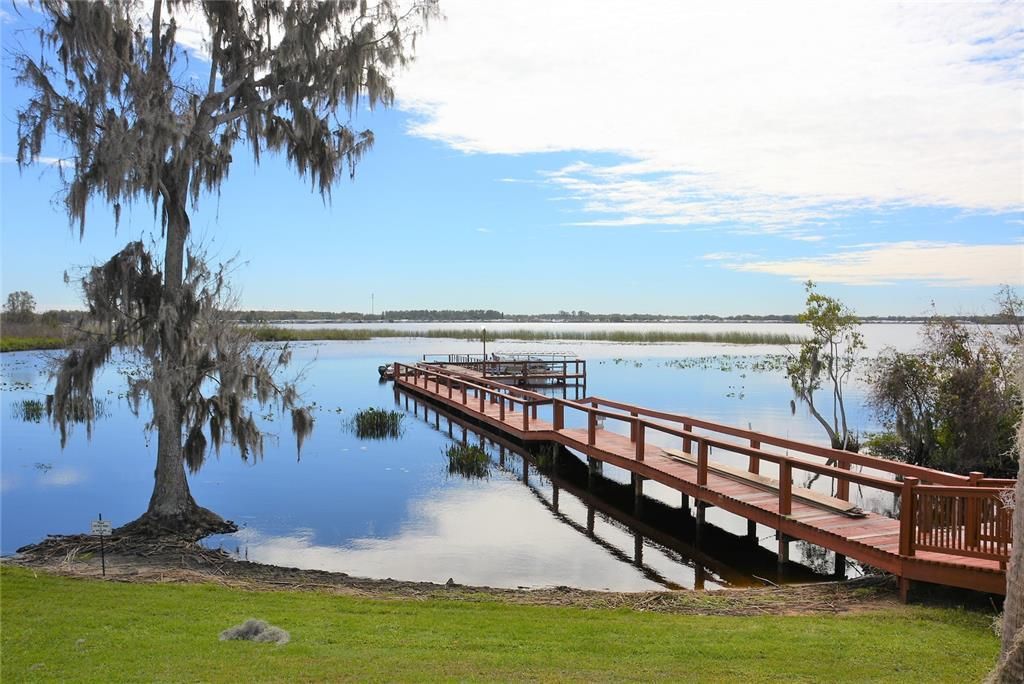 community boat dock