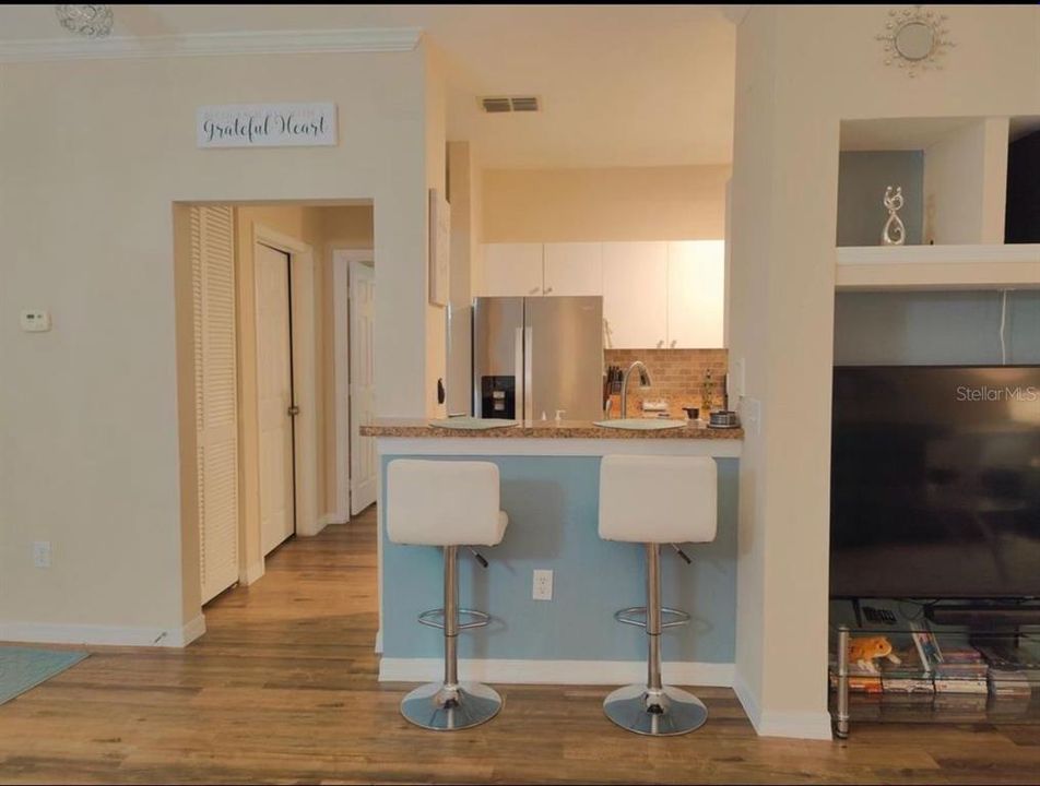 For Sale: $209,000 (1 beds, 1 baths, 850 Square Feet)