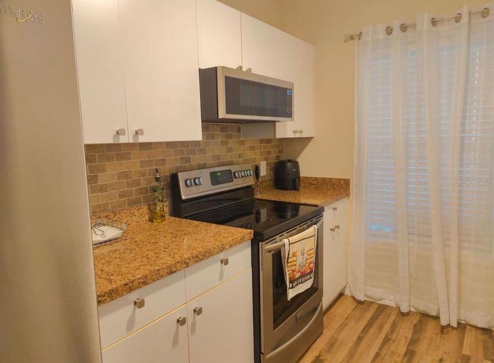 For Sale: $209,000 (1 beds, 1 baths, 850 Square Feet)