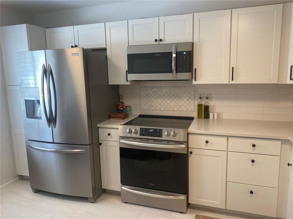 For Sale: $365,000 (2 beds, 2 baths, 1133 Square Feet)