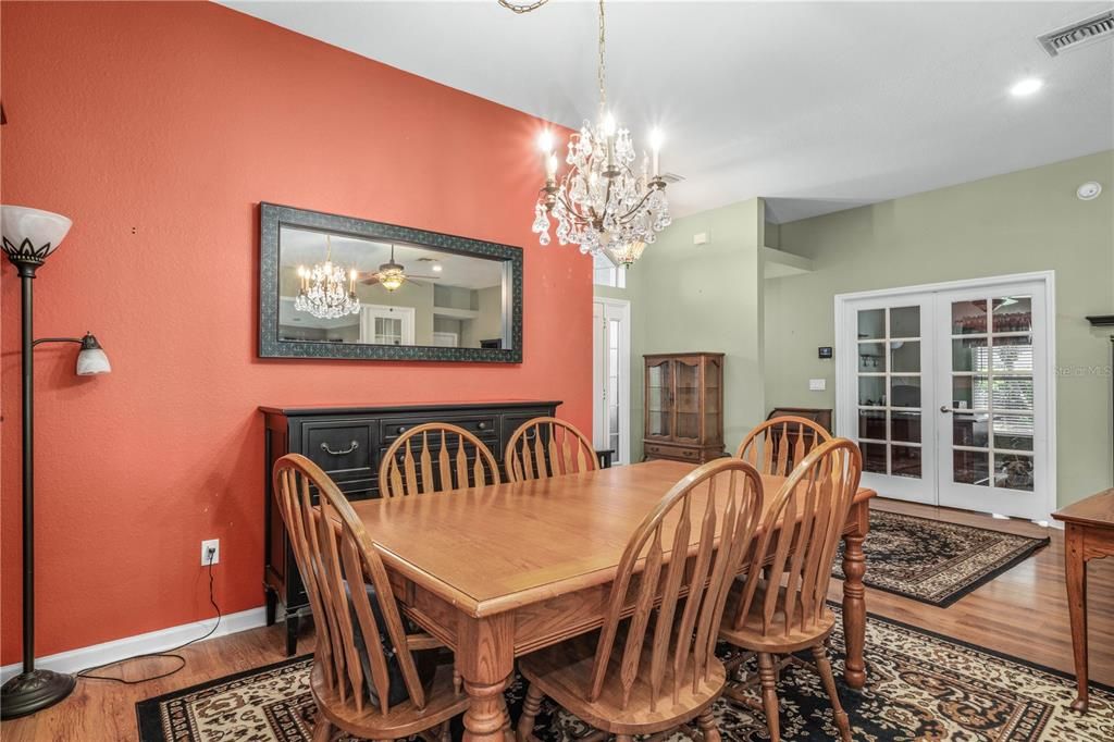 For Sale: $379,900 (2 beds, 2 baths, 2192 Square Feet)