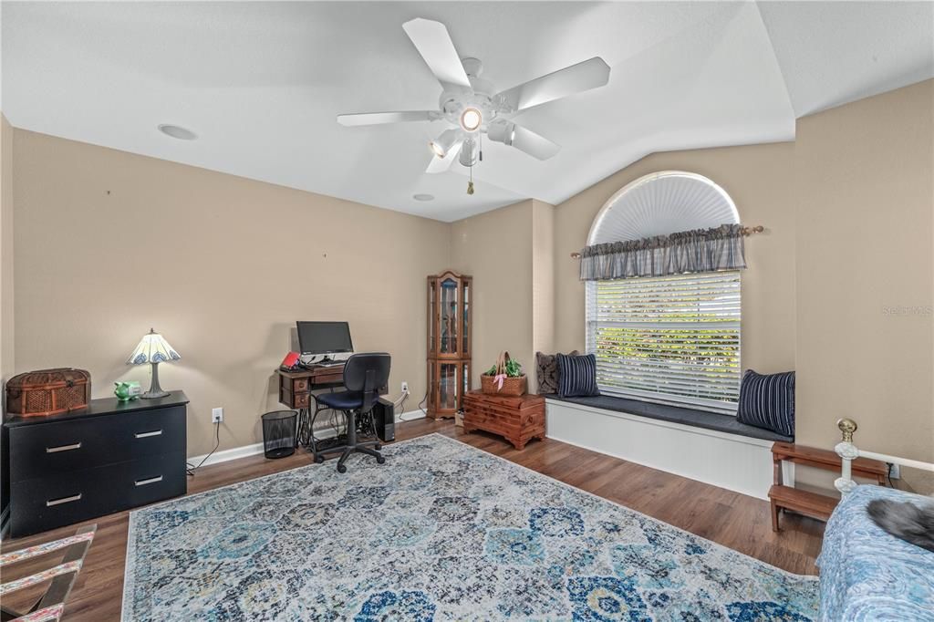 For Sale: $379,900 (2 beds, 2 baths, 2192 Square Feet)