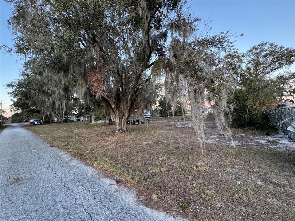 Active With Contract: $312,500 (3 beds, 2 baths, 1820 Square Feet)