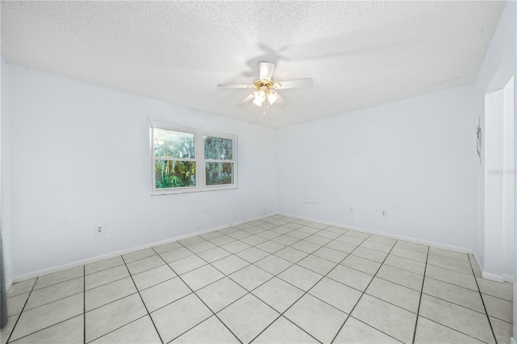 For Sale: $219,900 (3 beds, 2 baths, 1576 Square Feet)