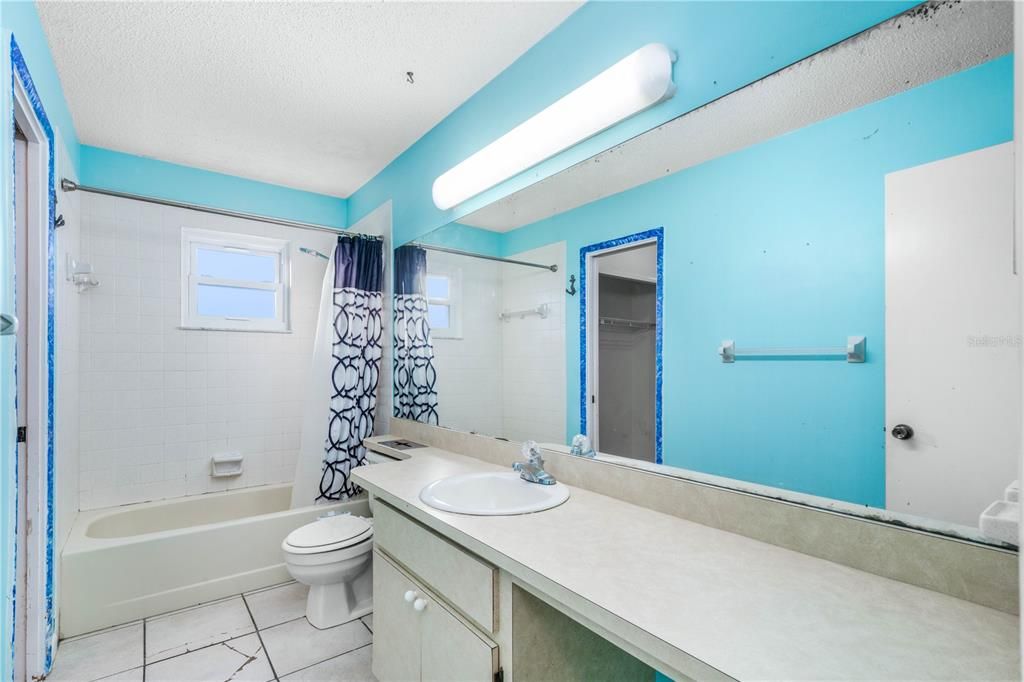 For Sale: $219,900 (3 beds, 2 baths, 1576 Square Feet)