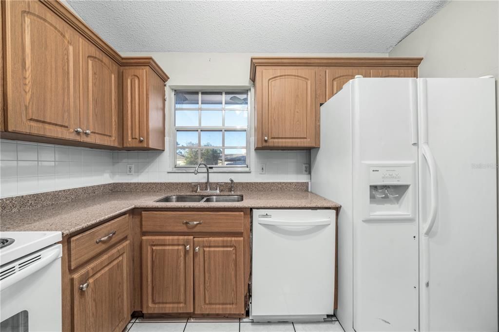 For Sale: $219,900 (3 beds, 2 baths, 1576 Square Feet)