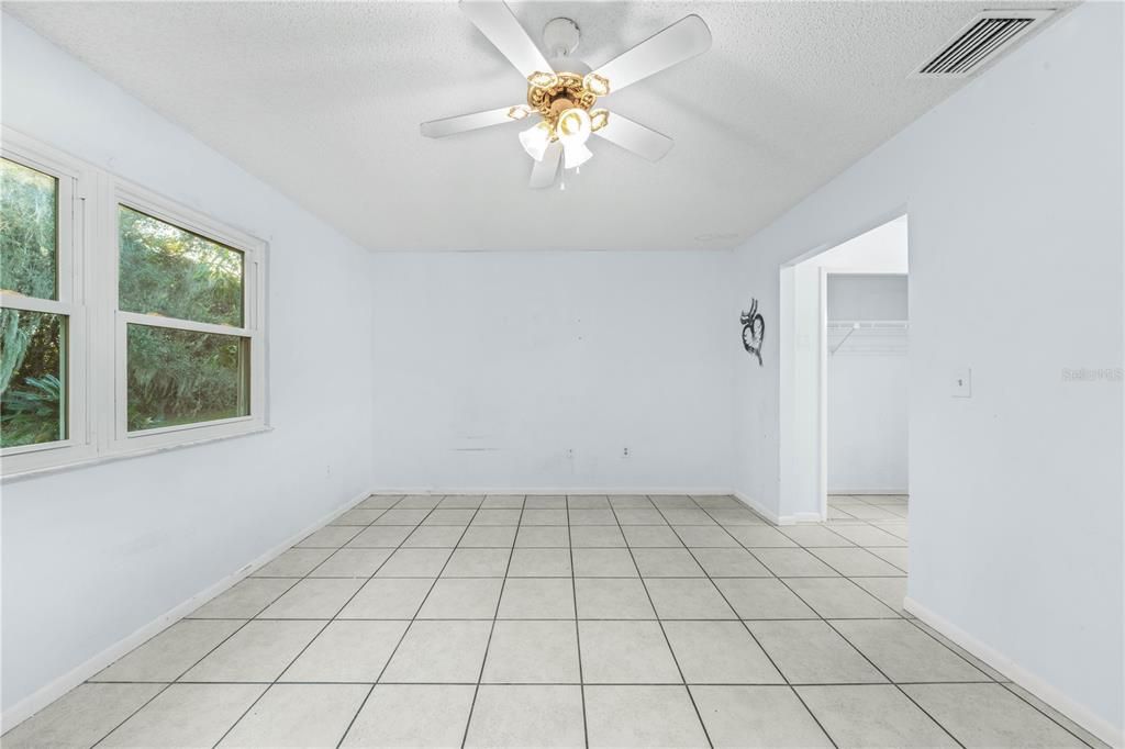 For Sale: $219,900 (3 beds, 2 baths, 1576 Square Feet)