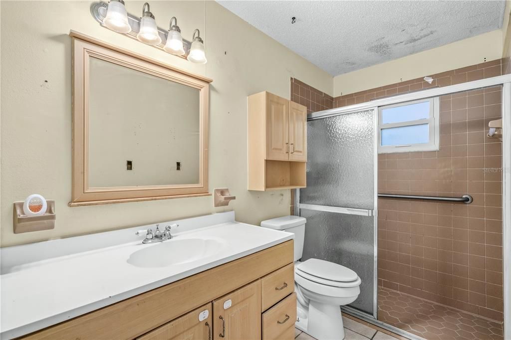 For Sale: $219,900 (3 beds, 2 baths, 1576 Square Feet)