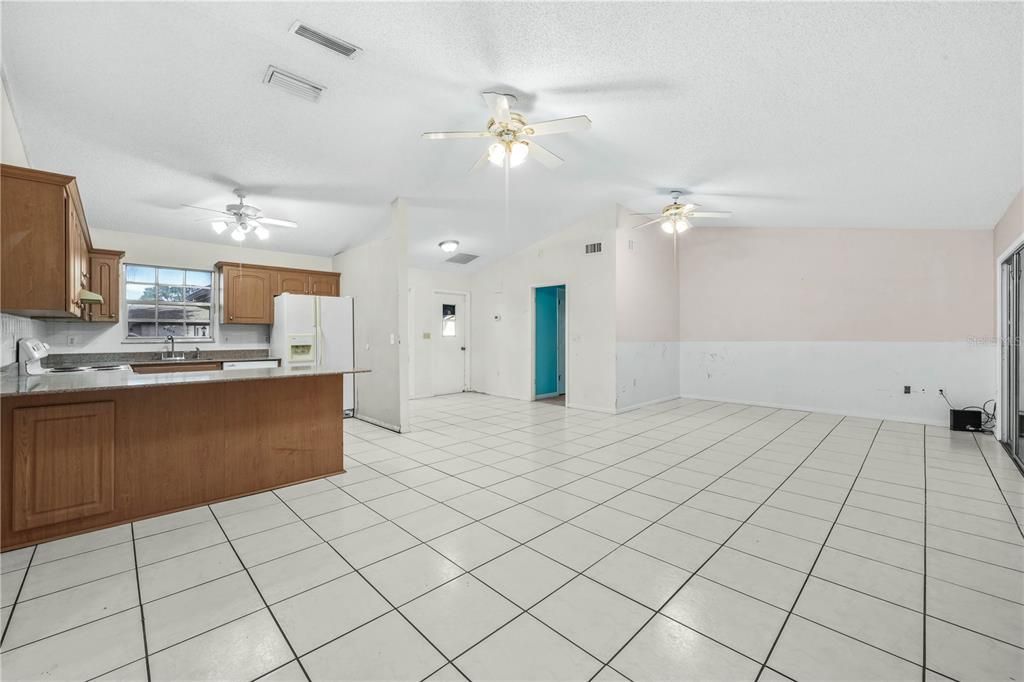 For Sale: $219,900 (3 beds, 2 baths, 1576 Square Feet)