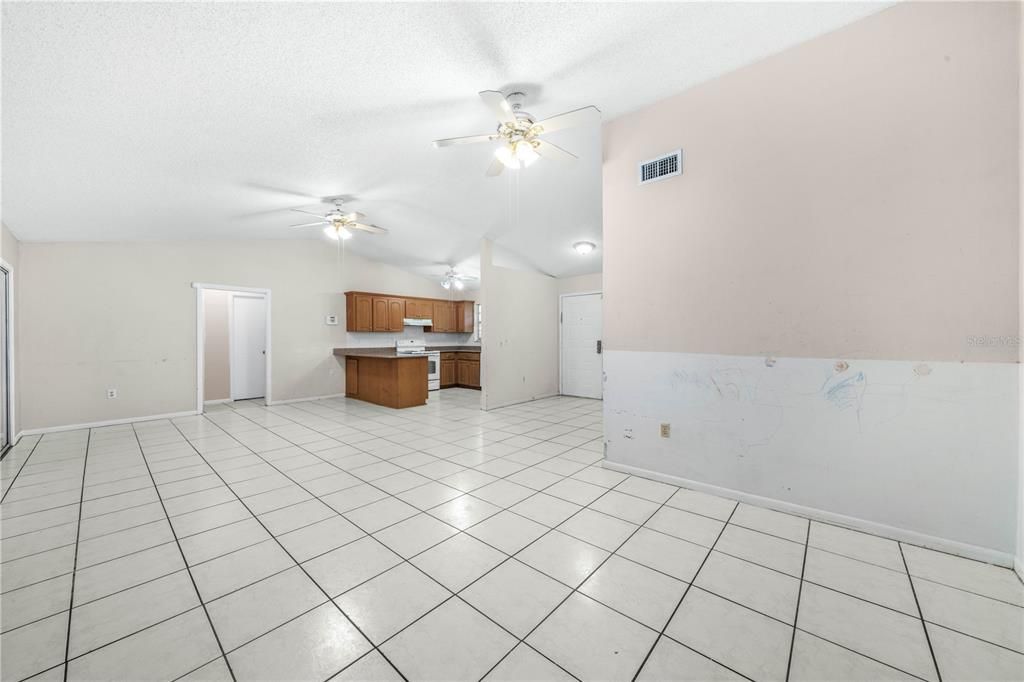 For Sale: $219,900 (3 beds, 2 baths, 1576 Square Feet)