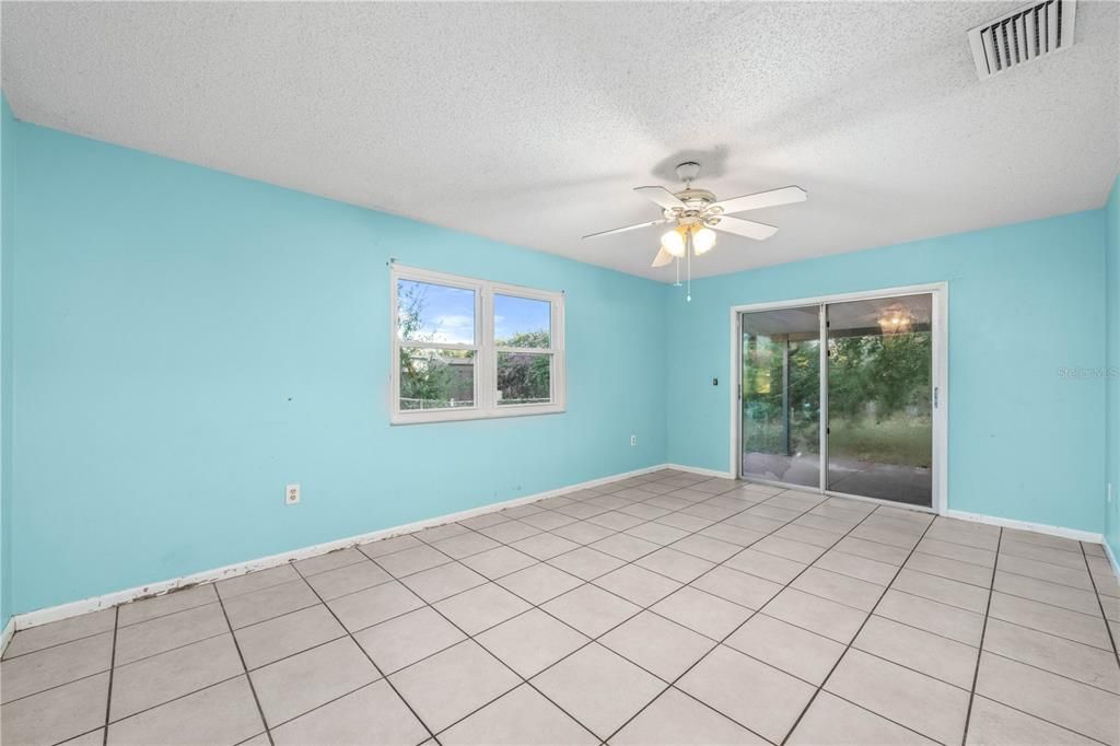 For Sale: $219,900 (3 beds, 2 baths, 1576 Square Feet)